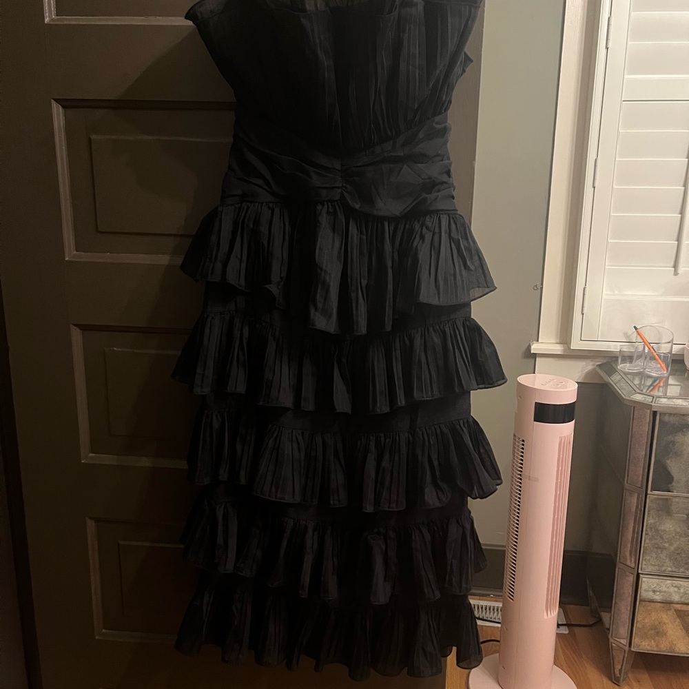 Elliatt Black Ruffled Gown with Sweetheart Neckline for Cocktail
New/Never worn!